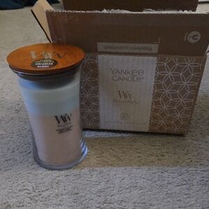 Yankee Candle WoodWick Tan and Cream Candle